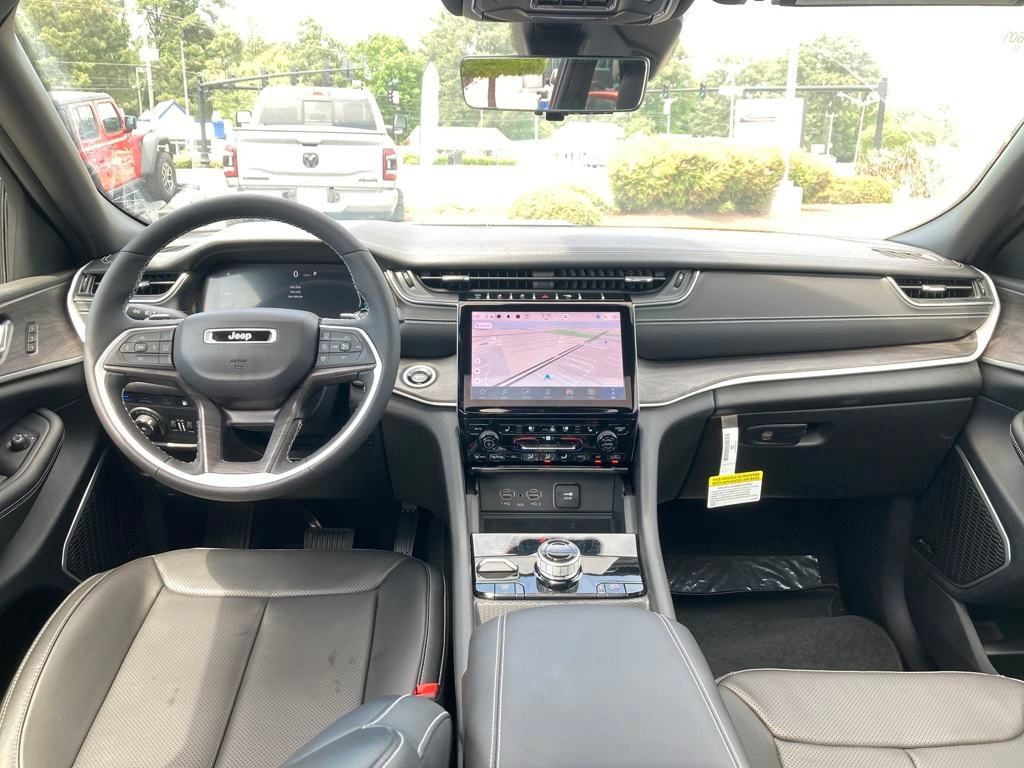 New 2024 Jeep Grand Cherokee Limited 4xe w/ Luxury Tech Group II AWD/4WD image 13