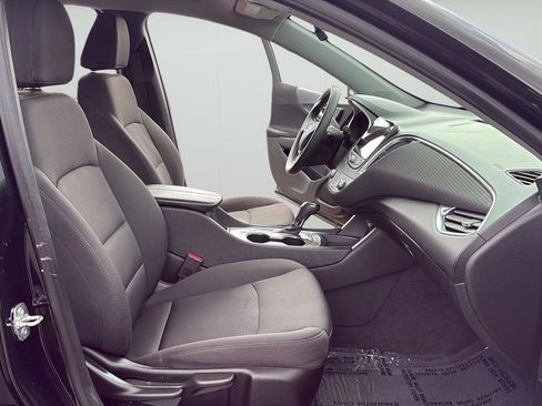 Used 2019 Chevrolet Malibu LT FWD image 14