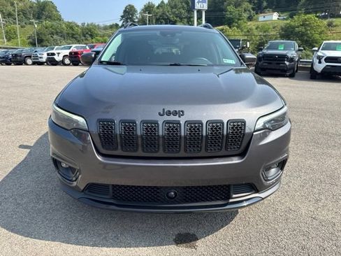 Used 2021 Jeep Cherokee Latitude Plus AWD/4WD image 2