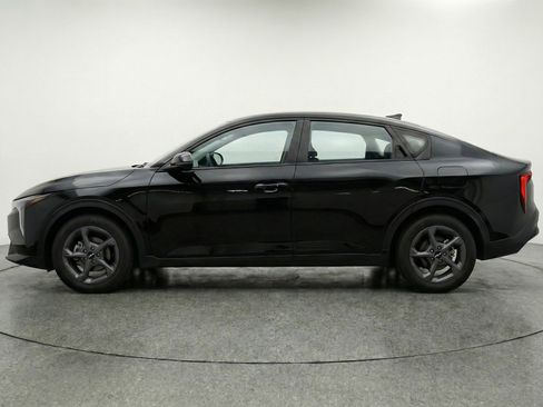 Used 2025 Kia K4 LXS image 5
