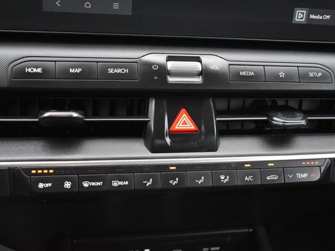 Used 2025 Kia K4 LXS image 26