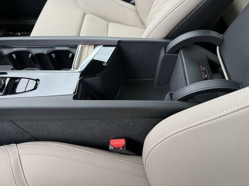 New 2026 Volvo XC60 B5 Core w/ Climate Package image 24