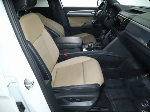 Used 2021 Volkswagen Atlas Cross Sport SEL R-Line w/ Luggage Net & Mats Package image 28