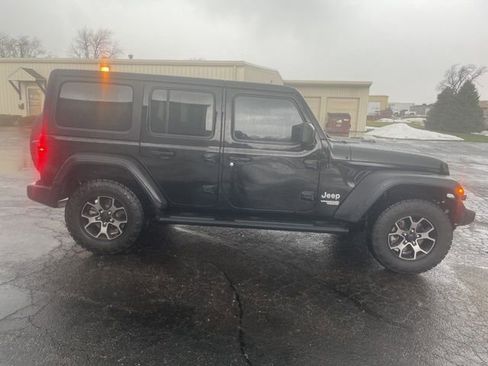Used 2019 Jeep Wrangler Unlimited Sport S image 4