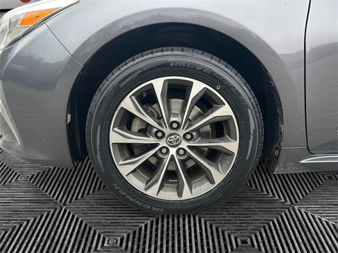Used 2016 Toyota Avalon Limited image 14