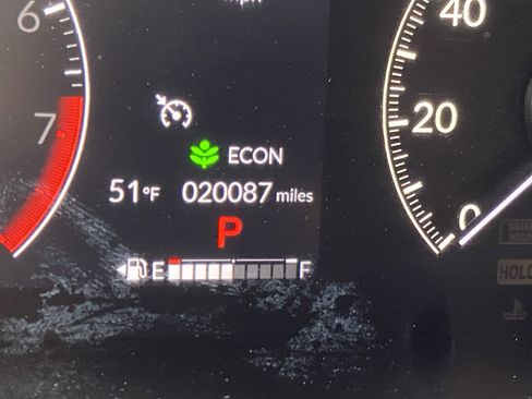 Certified 2025 Honda HR-V LX image 27