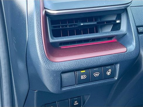 Used 2024 Toyota Prius Prime XSE Premium image 10