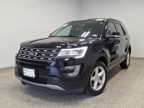 Used 2017 Ford Explorer XLT w/ Equipment Group 202A image 1