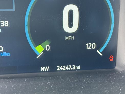 Used 2021 Ford F150 Lariat w/ Max Trailer Tow Package image 33