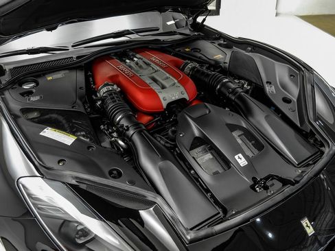 Used 2019 Ferrari 812 Superfast RWD image 49