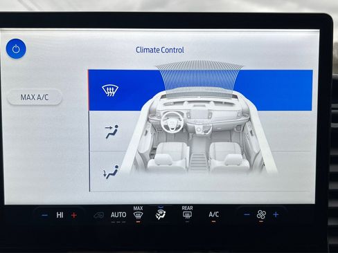 Used 2024 Ford Transit 350 XLT image 29