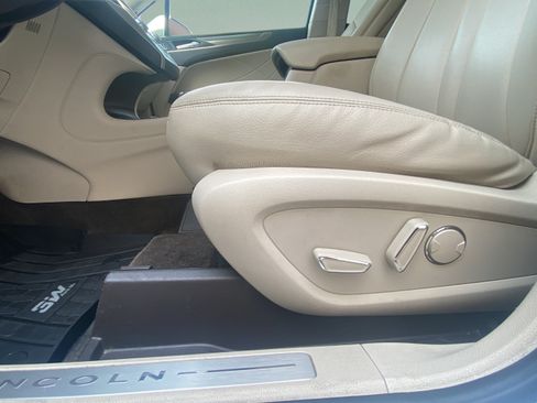 Used 2017 Lincoln MKC Premiere FWD image 13
