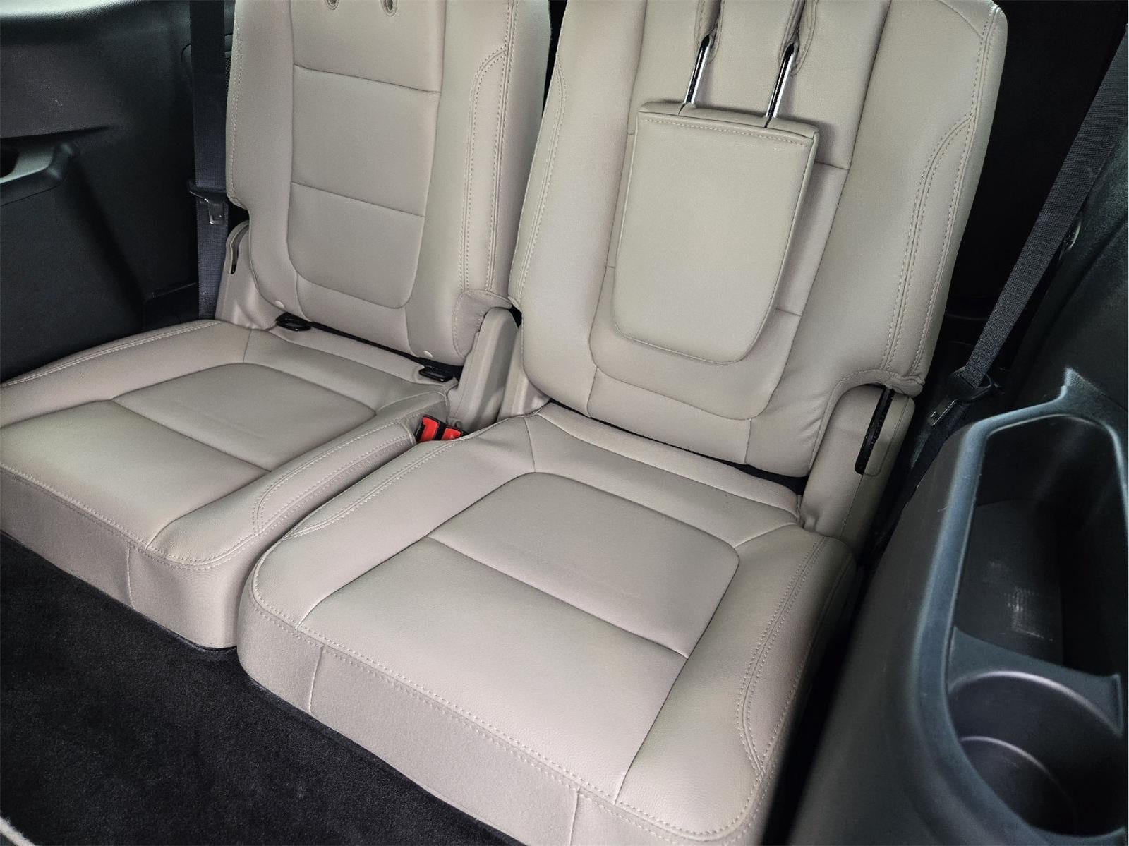 Used 2018 Ford Explorer Limited w/ Equipment Group 301A FWD image 29