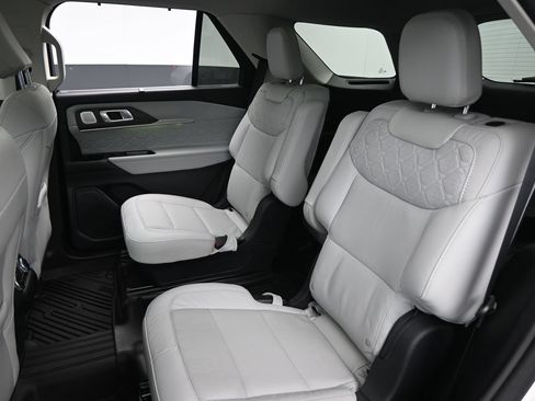Used 2025 Ford Explorer Platinum w/ Ultimate Package AWD/4WD image 11
