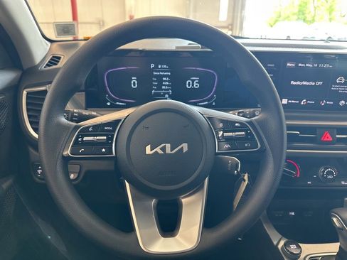 Certified 2024 Kia Seltos LX AWD/4WD image 8
