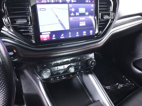 Used 2024 Dodge Durango GT image 15
