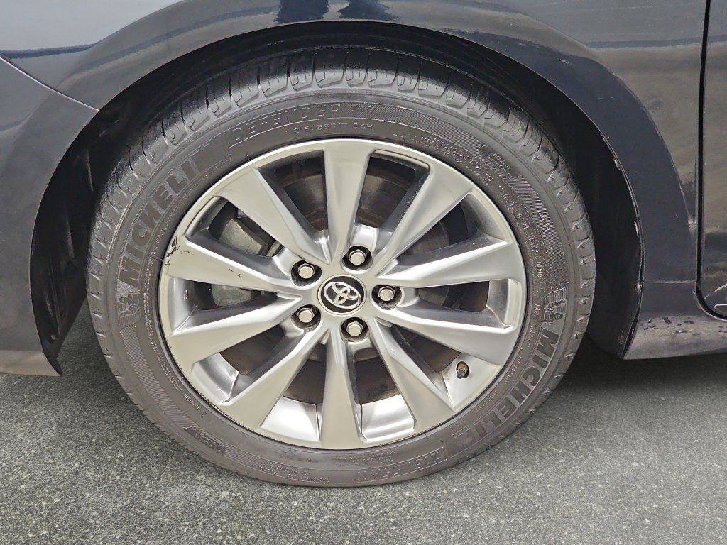 Used 2016 Toyota Camry XLE FWD image 33