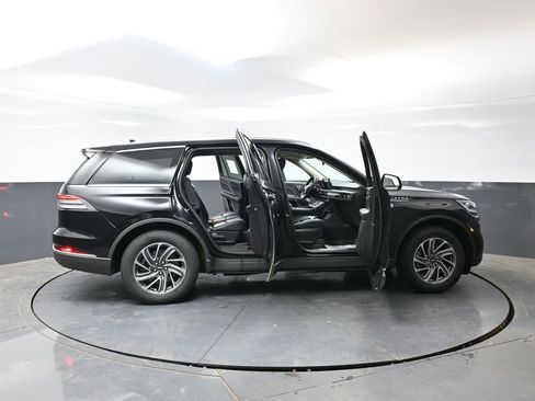 Used 2023 Lincoln Aviator AWD image 64