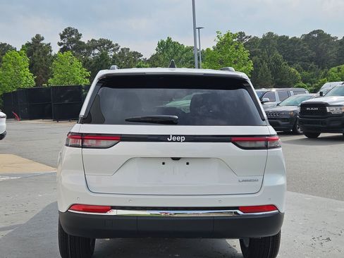New 2026 Jeep Grand Cherokee Laredo RWD image 6