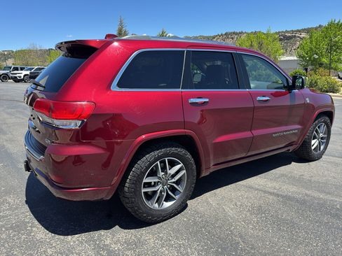 Used 2020 Jeep Grand Cherokee Overland AWD/4WD image 7