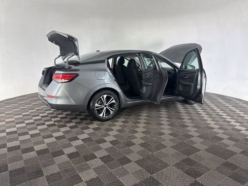 Used 2023 Nissan Sentra SV image 18