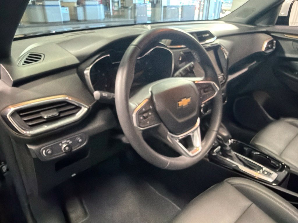 Used 2021 Chevrolet TrailBlazer ACTIV w/ Sun and Liftgate Package AWD/4WD image 19