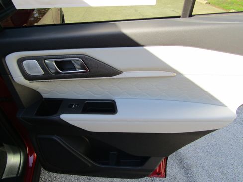 New 2026 Ford Explorer Platinum AWD/4WD image 16
