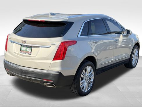 Used 2017 Cadillac XT5 Premium Luxury FWD image 6