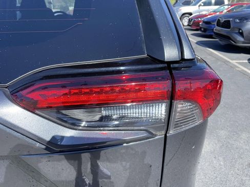 Used 2021 Toyota RAV4 LE image 20