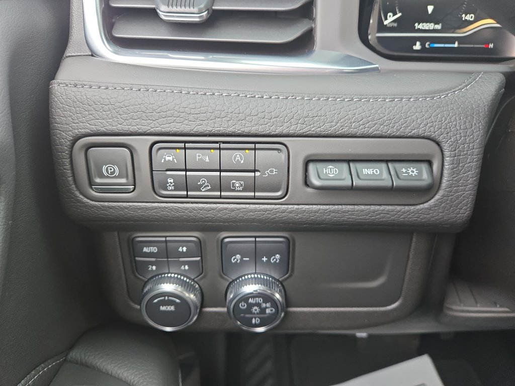 Used 2022 GMC Yukon XL Denali AWD/4WD image 23