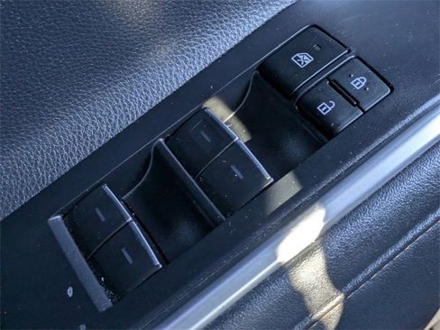 Used 2023 Toyota Highlander Bronze Edition image 26