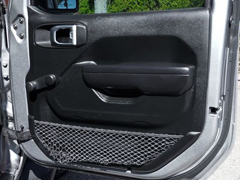 Used 2021 Jeep Wrangler Sport image 39