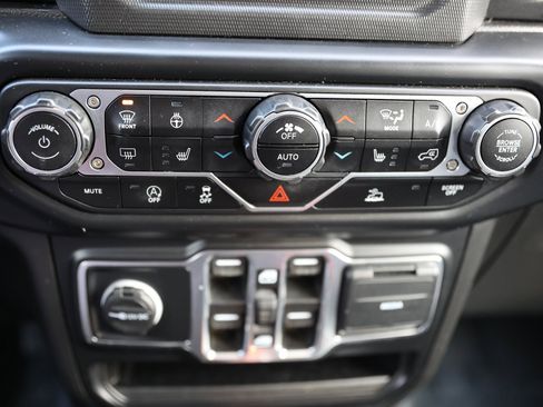 Used 2021 Jeep Wrangler Unlimited Sport image 25