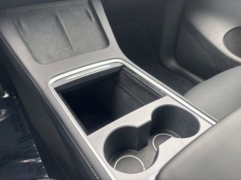 Used 2025 Tesla Model Y Long Range image 23