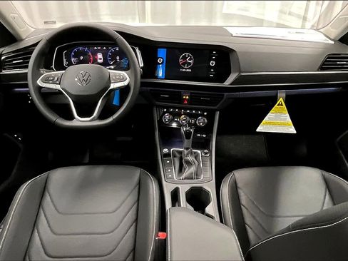 Used 2024 Volkswagen Jetta SEL image 9