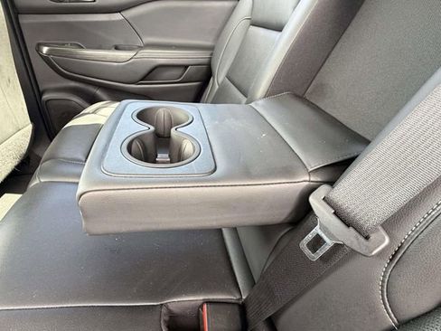 Used 2023 GMC Acadia SLT image 22