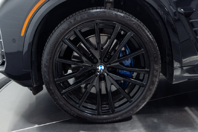 Used 2024 BMW X5 M60i AWD/4WD image 26