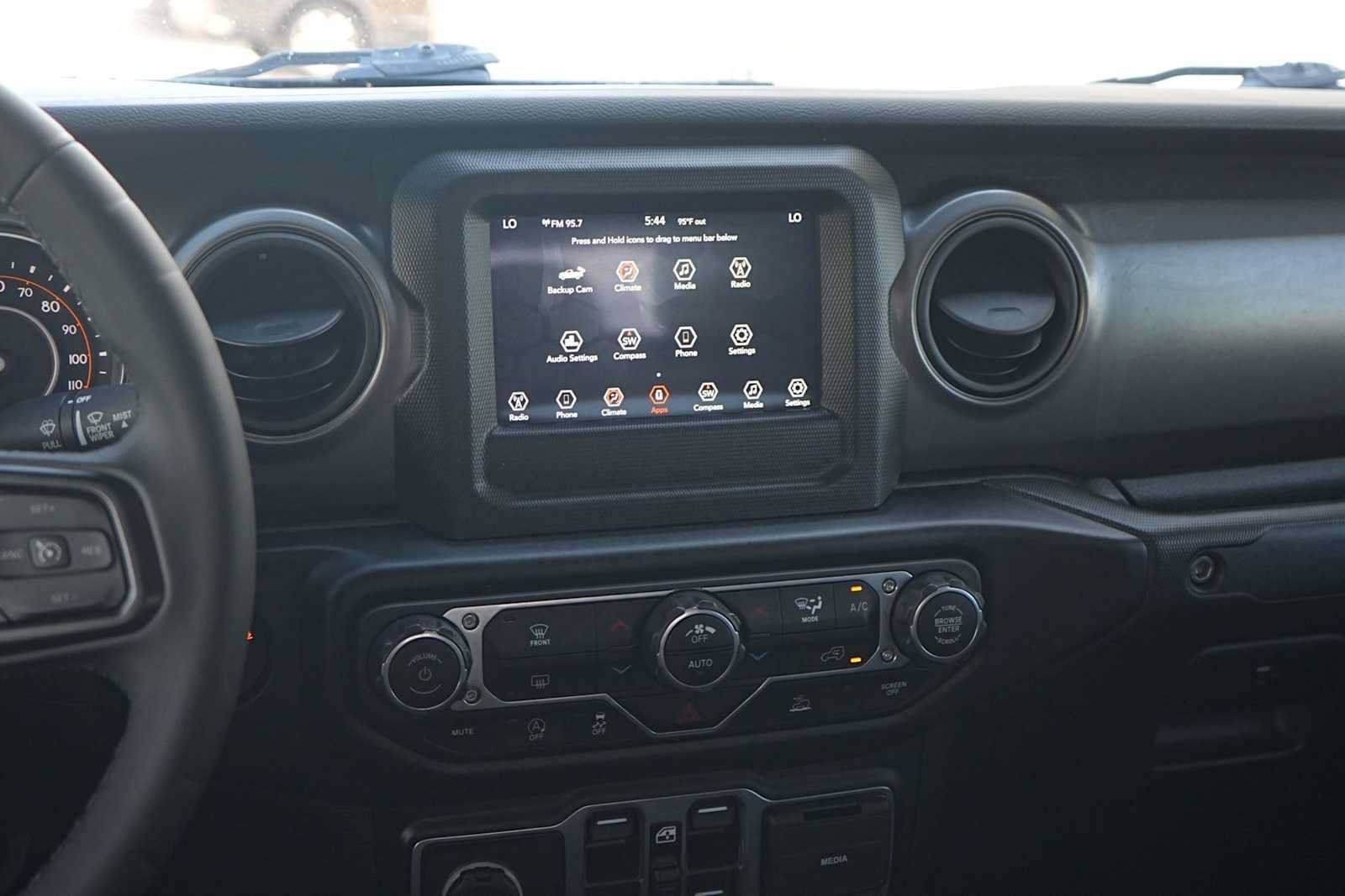 Used 2023 Jeep Gladiator Sport AWD/4WD image 19