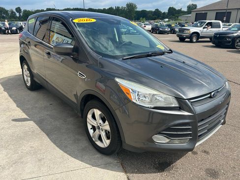 Used 2016 Ford Escape SE AWD/4WD image 3