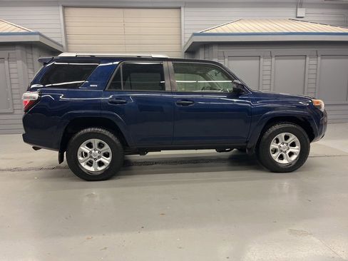 Used 2014 Toyota 4Runner 4WD image 8