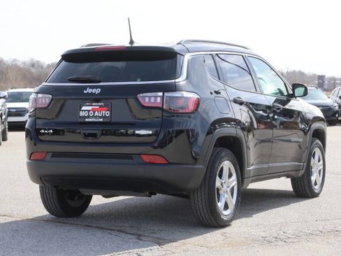 Used 2024 Jeep Compass Latitude w/ Convenience Group image 9