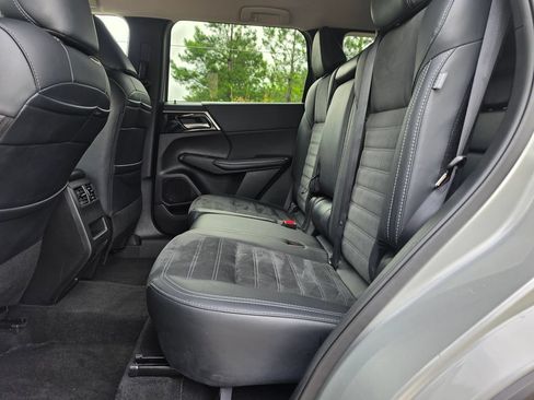 Used 2024 Mitsubishi Outlander SE AWD/4WD image 21
