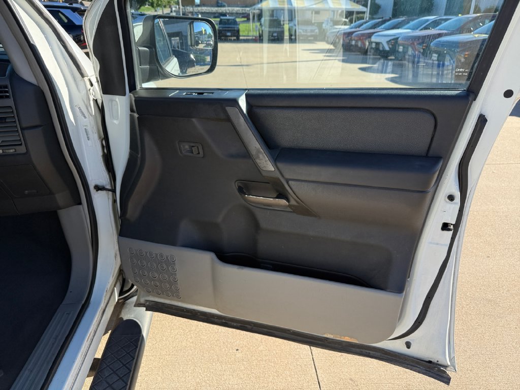 Used 2004 Nissan Titan LE w/ (NAV) Nissan Navigation Pkg AWD/4WD image 24