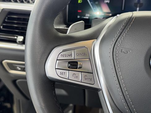 Used 2025 BMW X7 xDrive40i image 24