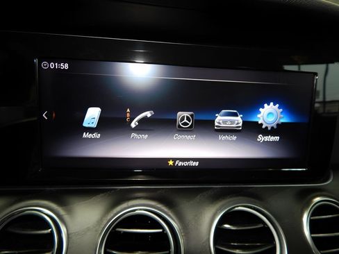 Used 2019 Mercedes-Benz E 300 4MATIC w/ Premium 1 Package image 22