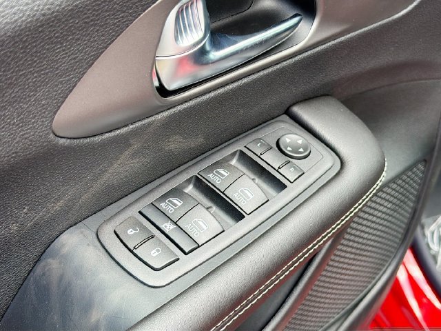 New 2027 Chrysler Pacifica Select FWD image 17