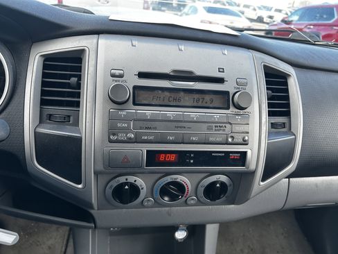 Used 2009 Toyota Tacoma PreRunner image 15
