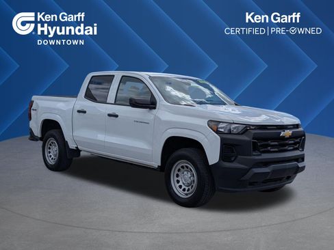Used 2025 Chevrolet Colorado W/T w/ WT Convenience Package II AWD/4WD image 1