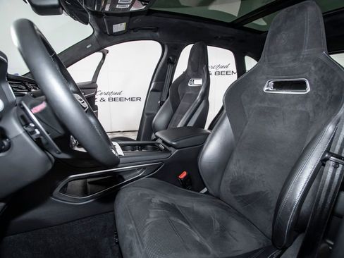 Used 2021 Jaguar F-PACE SVR image 17