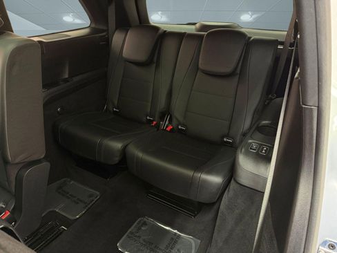 Used 2025 Mercedes-Benz GLS 450 4MATIC w/ AMG Line Exterior image 23